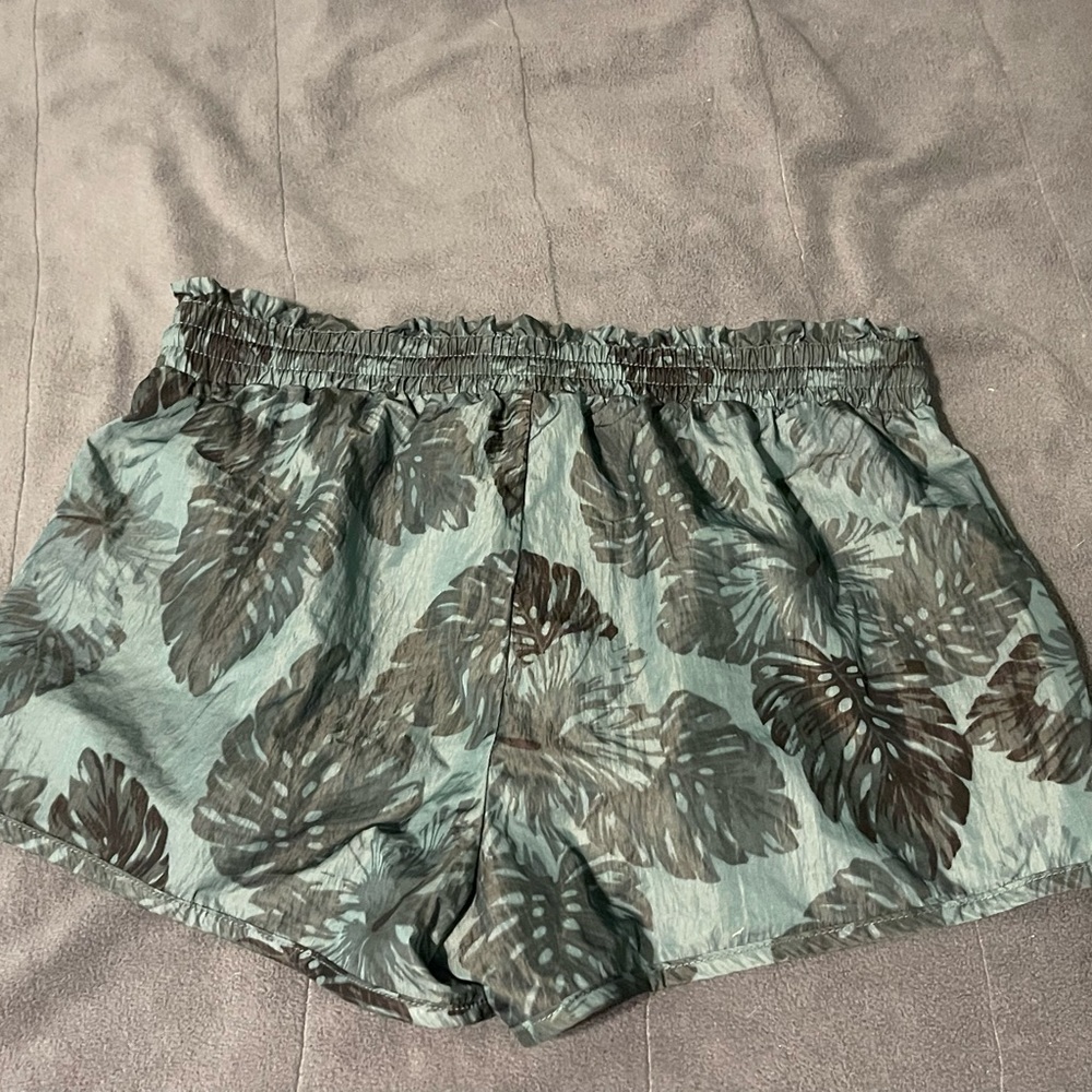 Aerie tropical shorts - Picture 3 of 3